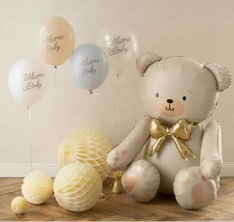 FB285-079 Folieballon in de vorm van een teddybeer, 75x84 cm sfeerbeeld Folieballon baby in de vorm van een teddybeer - 75x84 cm.